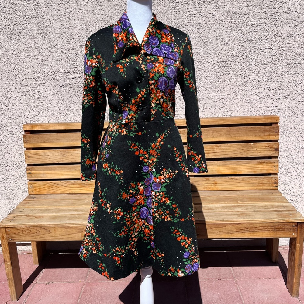 Vintage dress pointed collard mini dress